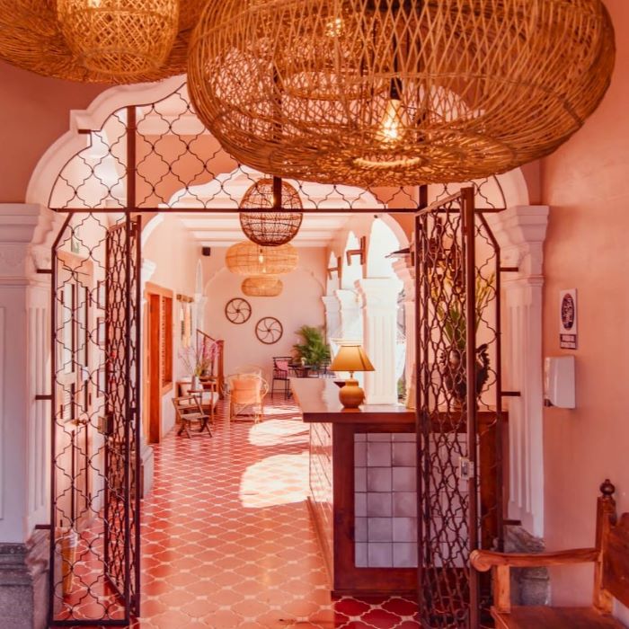 Ojala Hostel Entry Way Antigua